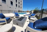 La Quinta Inn & Suites by Wyndham Pflugerville - Pools