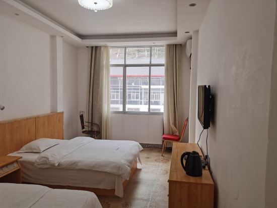 德天悦客之家公寓（沿邊公路分店）