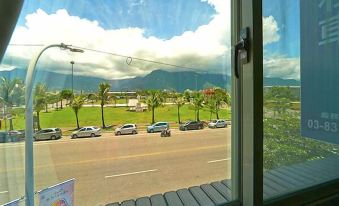 Hualien Train Station Backpackers Hostel