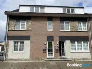 Cozy Vacation Home for 8 Persons in Heers