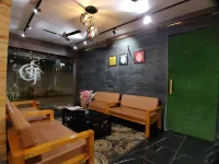 阿圖爾公寓飯店 - 停車場