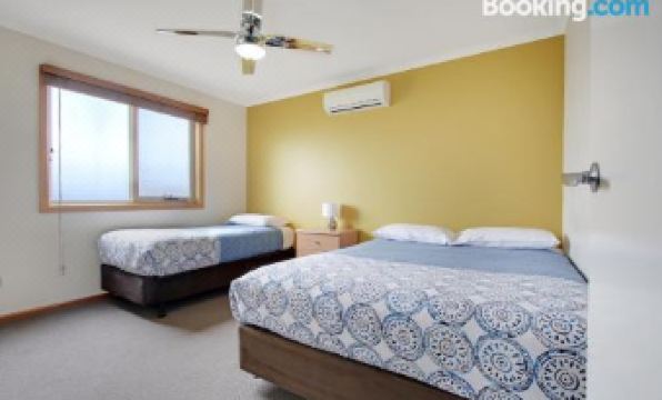 Apartments on Church - Unit 7 - Housity
