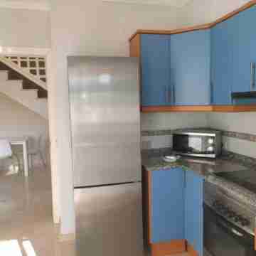 Comfortable Modern House with Jacuzzi, and Access to Swimming Pool Rooms