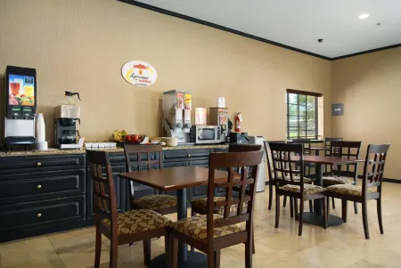 Super 8 by Wyndham Stephenville