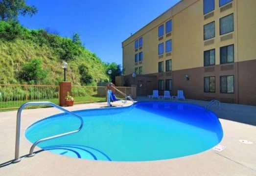 컴포트 인 마스 힐 외관