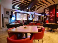 Almadera Hotel Makassar - Boutique