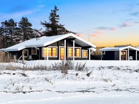 "Stacie" - 10m from the Sea