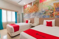 RedDoorz Plus @ Point Phila Cihampelas