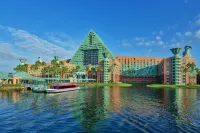 Walt Disney World Swan Reserve Hotels in Bay Lake