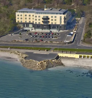 Salthill Hotel فنادق في Barna