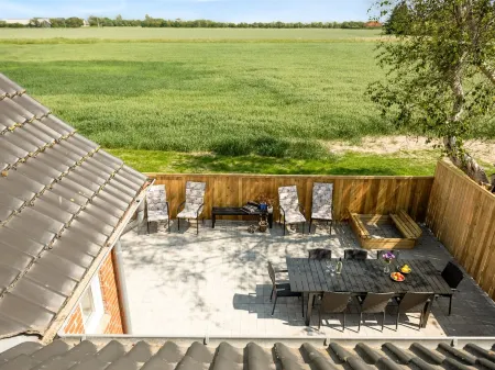 "Iina" - 13km from the Sea