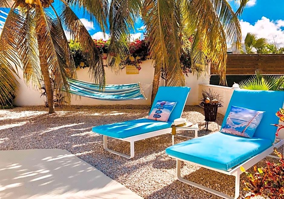 Hotel Karibu Aruba Boutique Hotel, Exterior, Garden