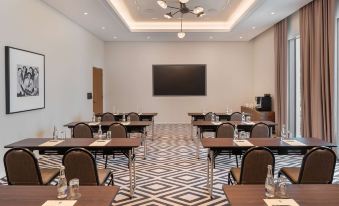 The WB Abu Dhabi Hotel, Curio Collection by Hilton
