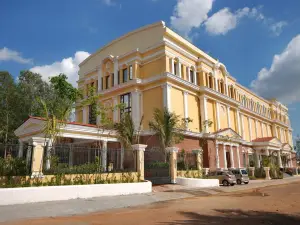 Mayfair Convention