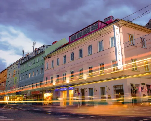 Hotel Drei Raben Hotels near Eggenberg