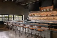 Embassy Suites by Hilton Myrtle Beach Oceanfront Resort - bar