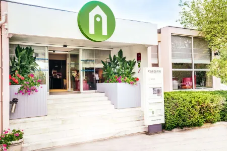 Campanile Creteil Centre Отели рядом с достопримечательностью «Парк Дюпейру»