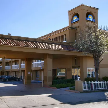 Days Inn by Wyndham Hayward Airport