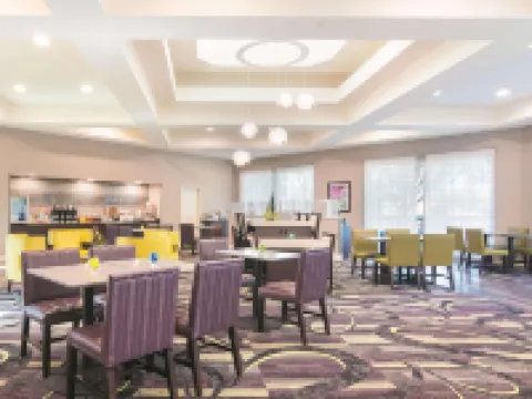 亞特蘭大科尼爾斯拉昆塔温德姆套房酒店 科尼爾斯酒店