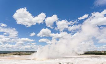 Super 8 by Wyndham Cooke City Yellowstone Park Area