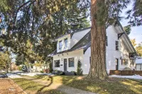 Charming Downtown Coeur DAlene Home with Yard! - spa