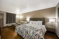 Red Roof Inn & Suites Thomasville Hotels in Thomasville