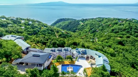 Izu Hotel Resort & Spa