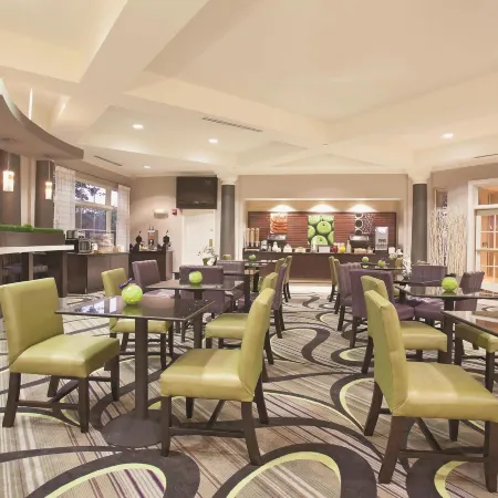 La Quinta Inn & Suites by Wyndham Pueblo