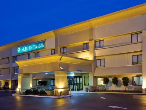 希爾頓薩凡納中城Spark酒店