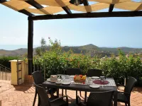 Charming Villa with Private Pool and Breathtaking Views, up to 12 people Hotels in Itri