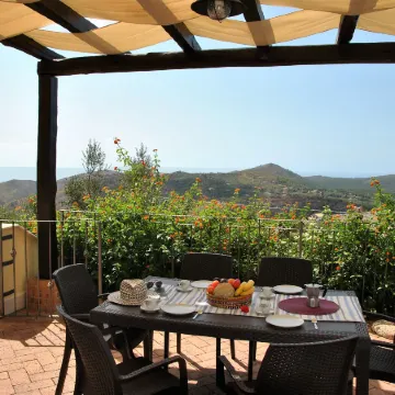 Holiday House for 6 Persons, with Swimming Pool