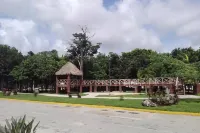 Beautiful Hoestel Near Cancun Beaches with Comfort and Security Guaranteed!