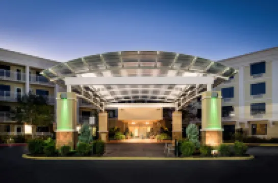 Holiday Inn & Suites 亞特蘭大機場北