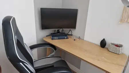 Cosy 1 Bed Apt in Lincoln with Amenities & Parking,