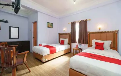 RedDoorz @ Sedayu 1 Parapat Hotels in Girsang Sipangan Bolon