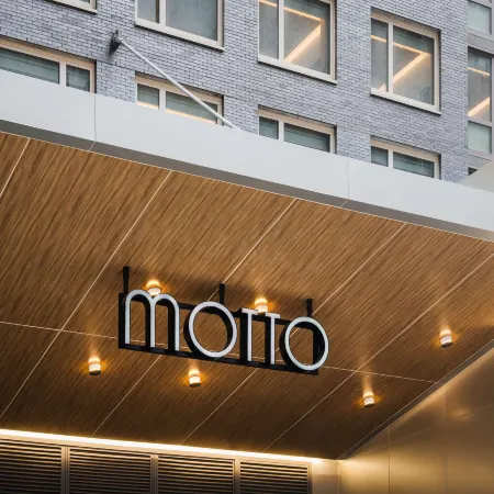 Motto by Hilton New York City Times Square Отели рядом с достопримечательностью «Зоопарк Центрального парка»