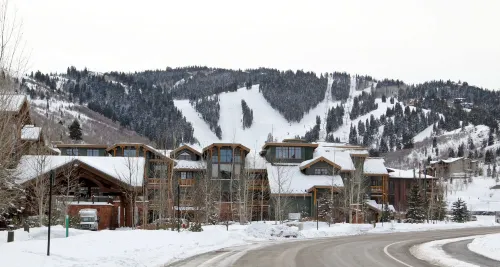 ลอดเจส แอท เดียร์ วัลเลย์