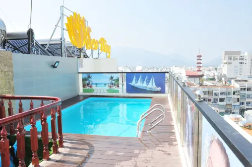Sen Vang Luxury Hotel - ที่มีสระว่ายน้ำ