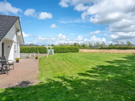 "Munder" - 1.2km to the Fjord Отели в г. Hemmet