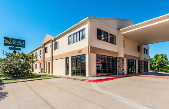 圓石市-北奧斯汀凱藝套房酒店