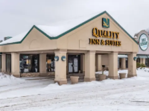 Quality Inn & Suites Hotels in Brainerd