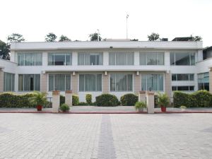 Opulent Hotel at 18km from IGI Airport, by Ferns N Petals, Chattarpur, Delhi