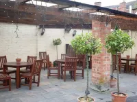 Dixie Arms Hotels near Bosworth Battlefield Heritage Centre