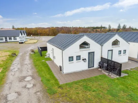 "Helemine" - 400m from the Sea