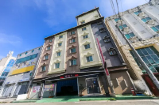 Chilgok Seokjeok Venus Hotels near Yangmok Station