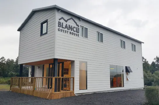 Blanc Guesthouse Jeju