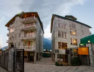 Tripli Hotels Stone House Cottage