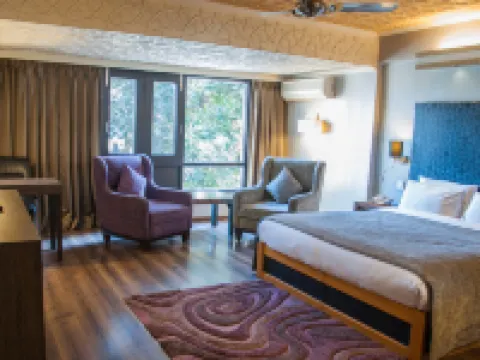 Ahdoos Hotel โรงแรมในศรีนาการ์