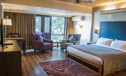 Ahdoos Hotel - 3-Star