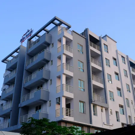 Hotel Girija Sunrise 300 Meter from Baba Dham Temple